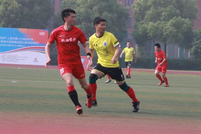 雷迪克公布湖人新赛季首发阵容：詹眉拉里八村