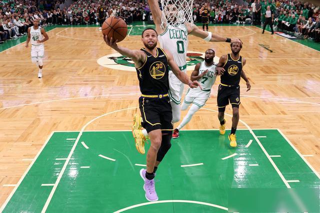 CBA夏联-刘颜诚23+7广州大胜江苏 闫实16分